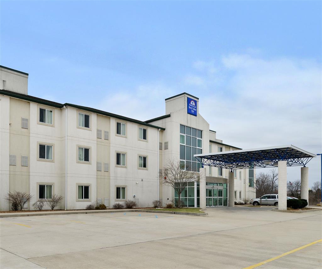 Baymont By Wyndham Kingdom City Exteriör bild